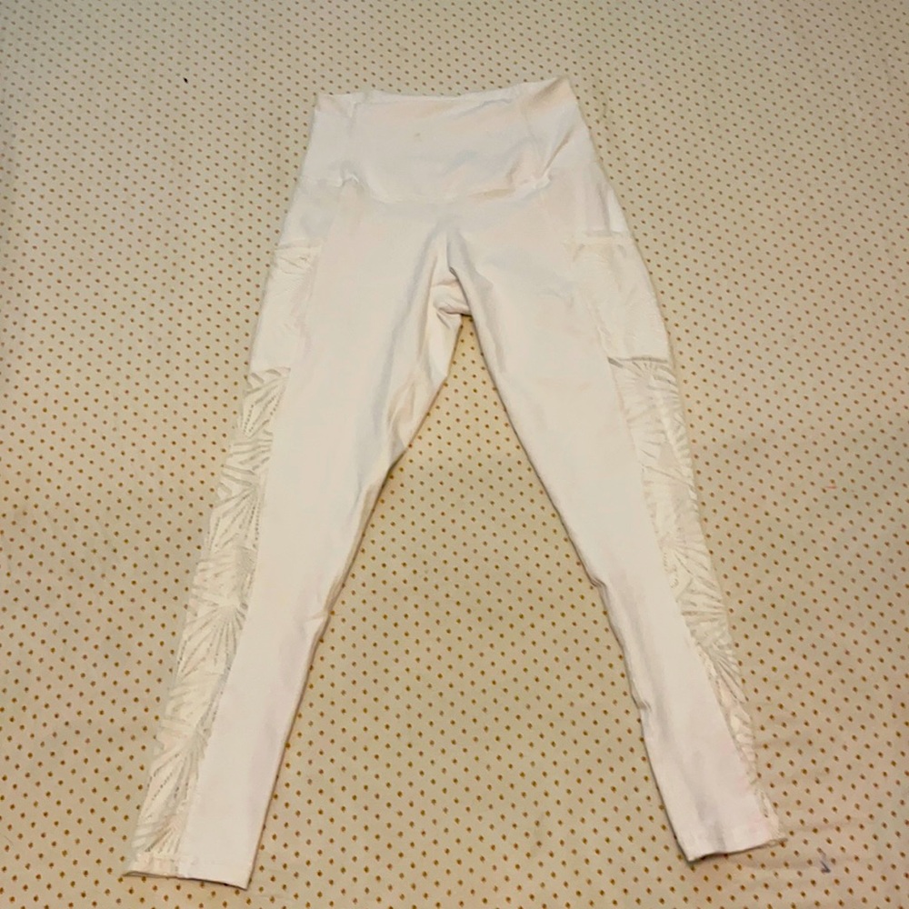 NEW Beautiful DYI Leggings Small with Pockets With Laced Detailing on the Sides